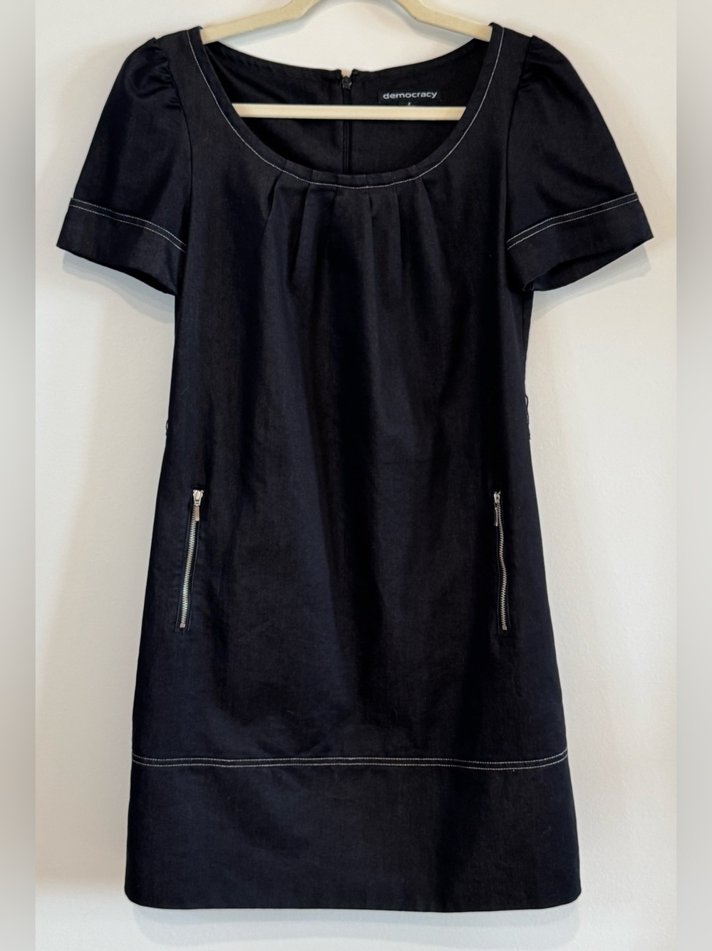Democracy Women’s Black Short Sleeve
Poplin Mini Dress Zipper Pockets Size 2
